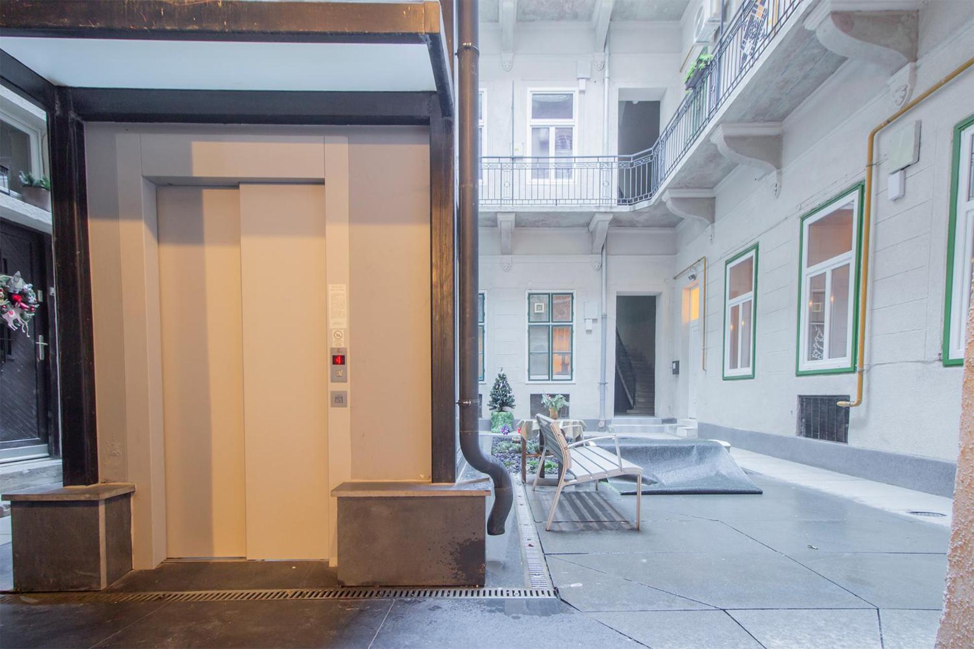 Kalvin 2Bdr Apartment With Ac Budapeste Exterior foto
