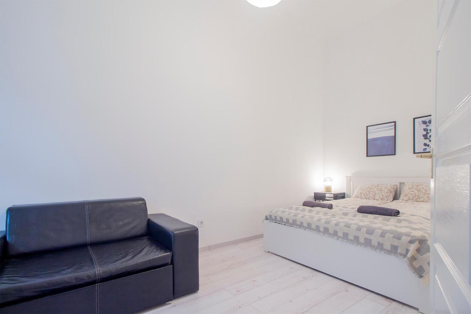 Kalvin 2Bdr Apartment With Ac Budapeste Exterior foto