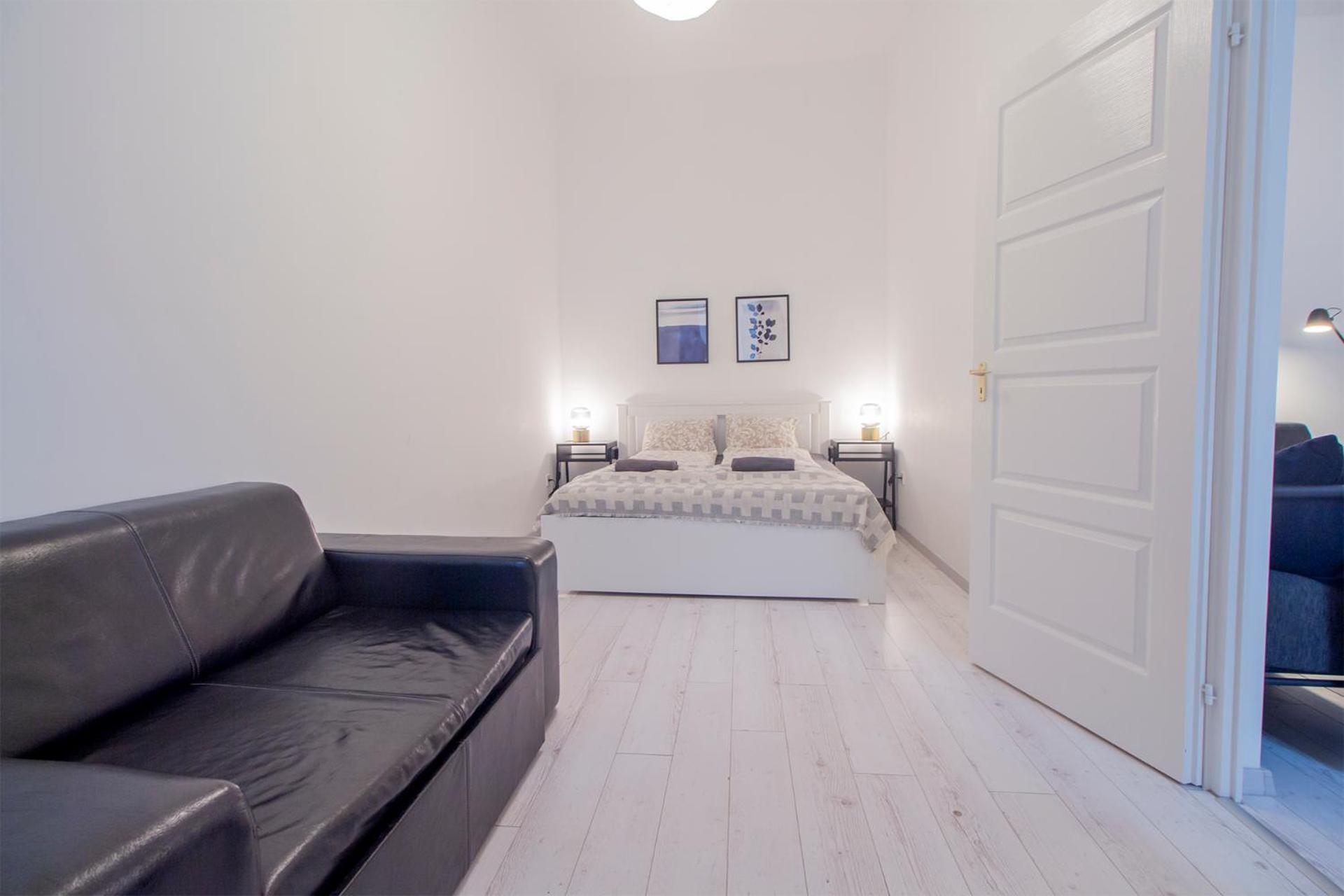 Kalvin 2Bdr Apartment With Ac Budapeste Exterior foto